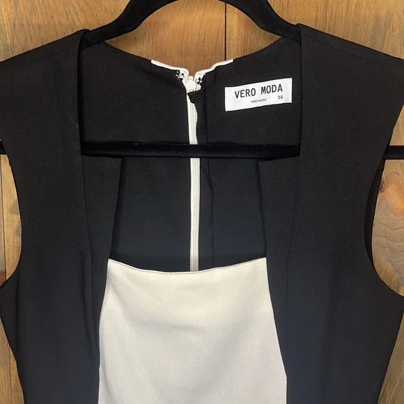 Colourblock Dress - Picture 2 of 6